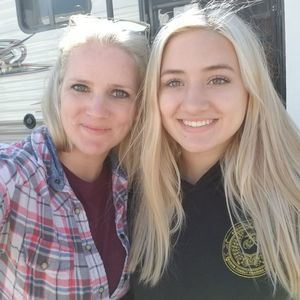 Meet your Posher, Cassandra